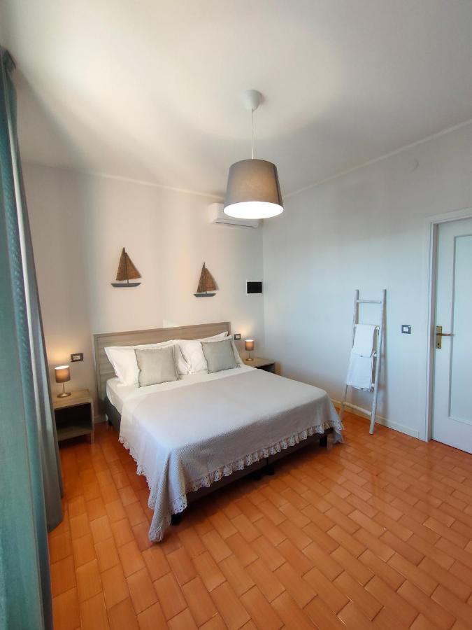 Albergo La Pescatrice Moniga del Garda Exterior photo